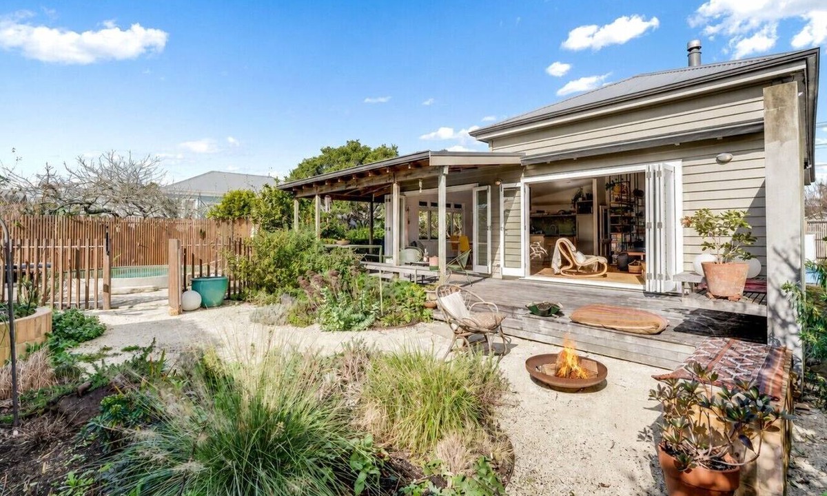 Auckland Villa | Pool + Fire Pit + Walk to Eden Park + Projector | Kingsland