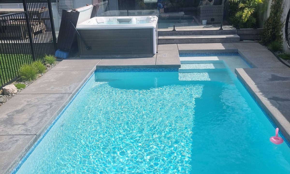 Omanu House | Pool, Spa and close to Beach