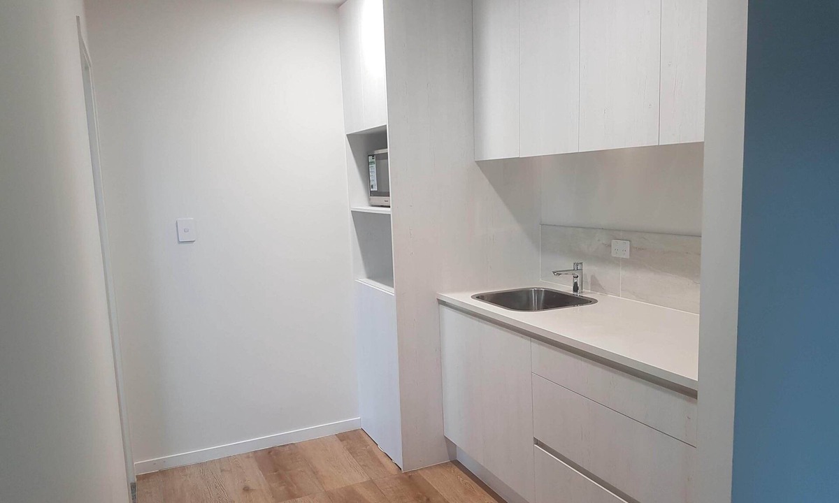 Torbay House | private, secured, close to the beach shops cafe
