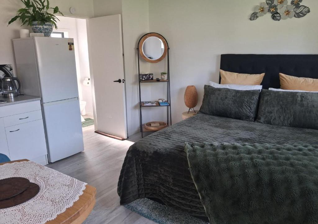 Paraparaumu Apartment | Private Studio providing a comfortable space
