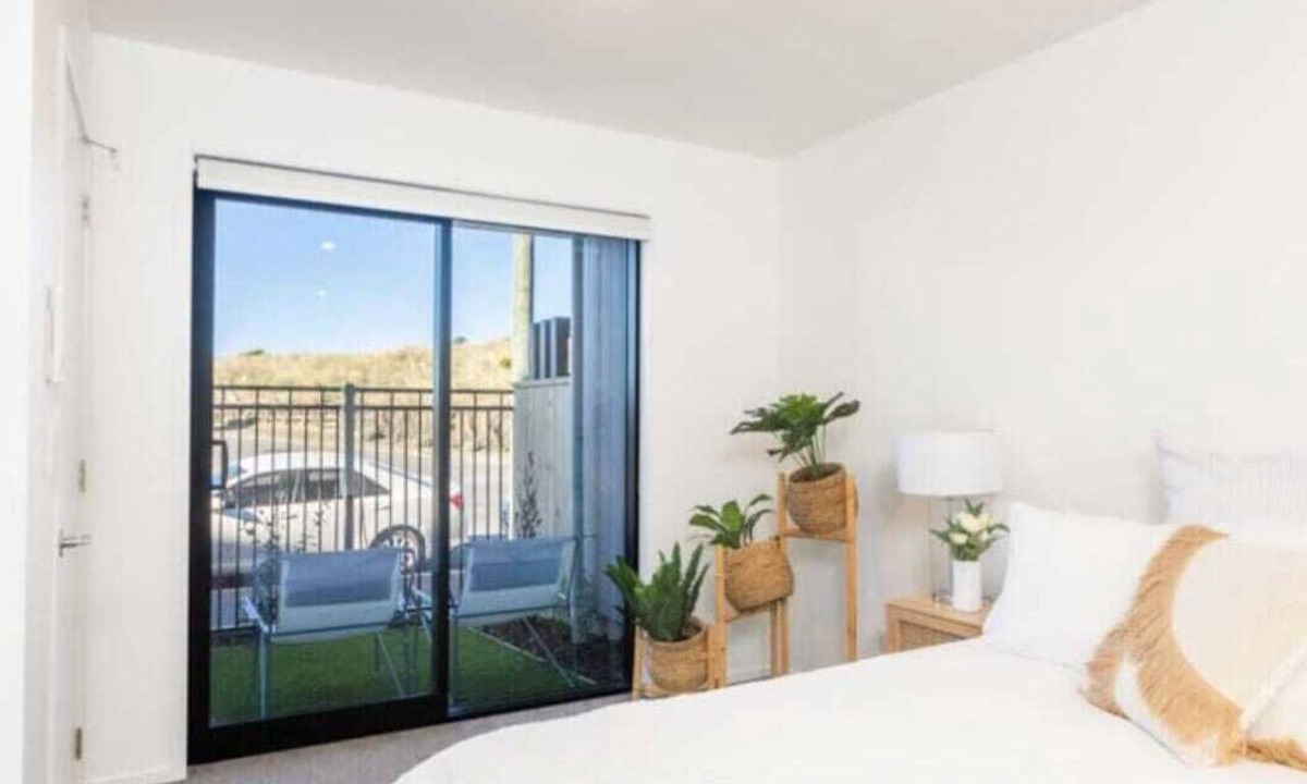 New Brighton House | Private studio room over the road from the beach, 2 mins to hot pools