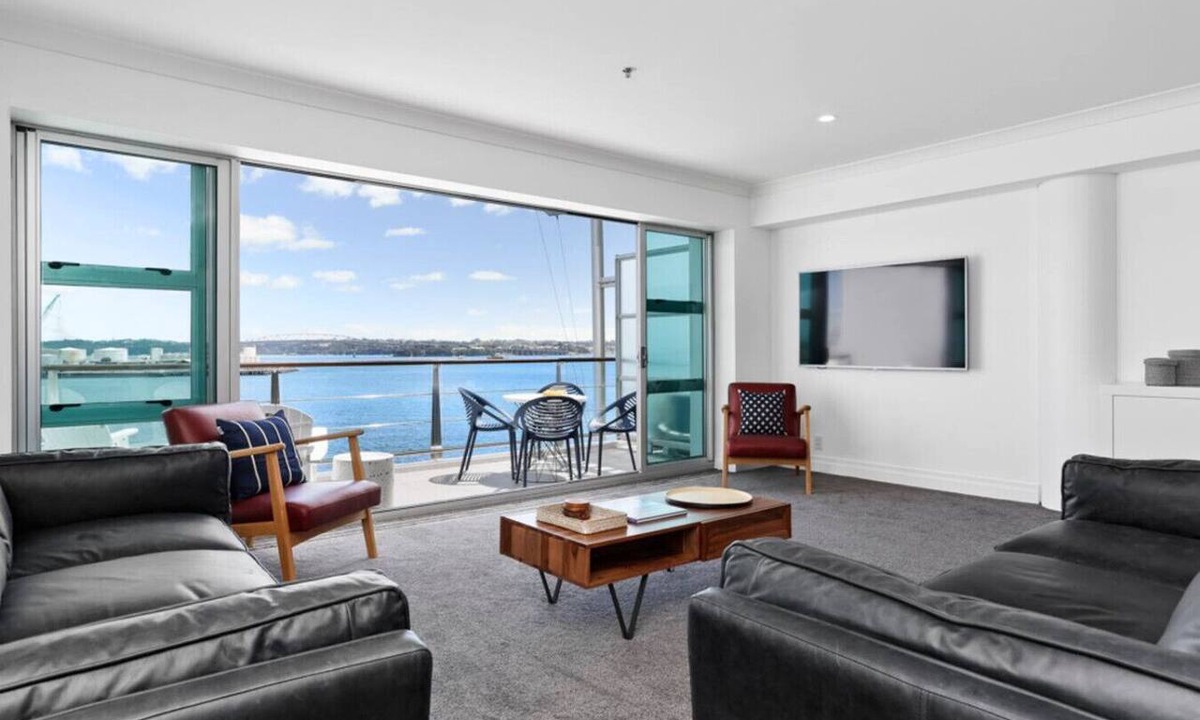 Auckland Central Business District Apartment | QV Stays Harbourfront Escape