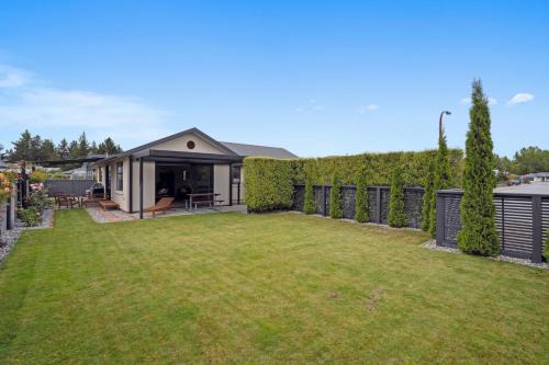 Alexandra House | Rangi Marie - Alexandra Holiday Home