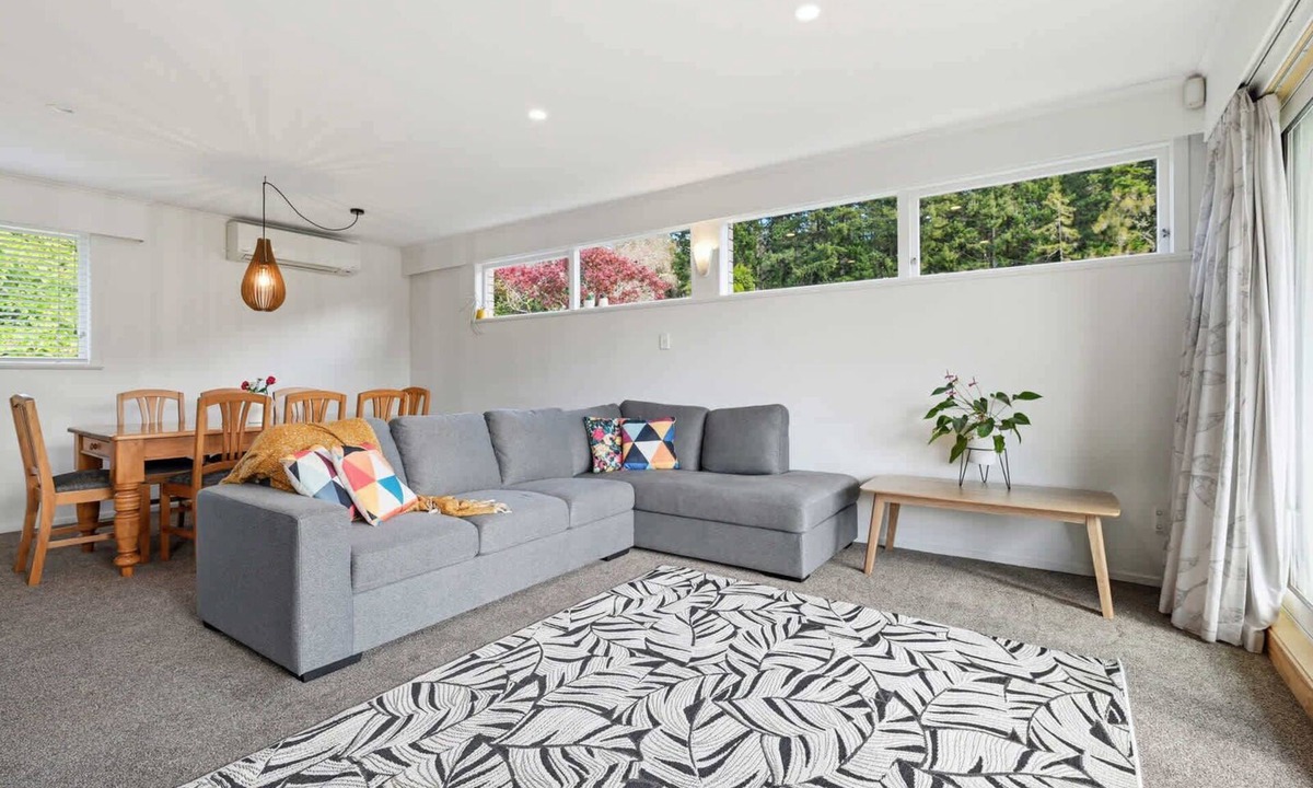 Lynmore House | Redwoods Edge - Forest Walk, Spa Pool, Sleeps 12