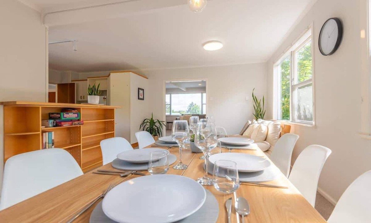Lynmore House | Redwoods Haven - Spa Pool, Sleeps 9