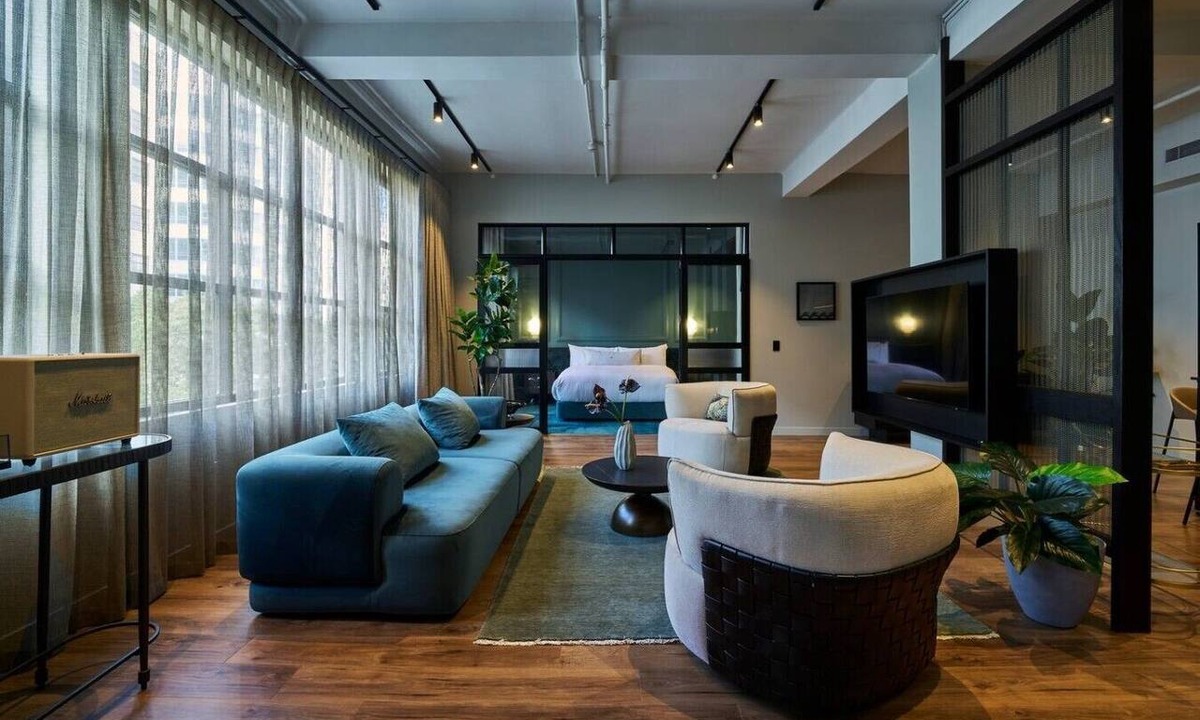 Auckland Central Business District Apartment | Refined Heritage Suite in the Heart of Auckland
