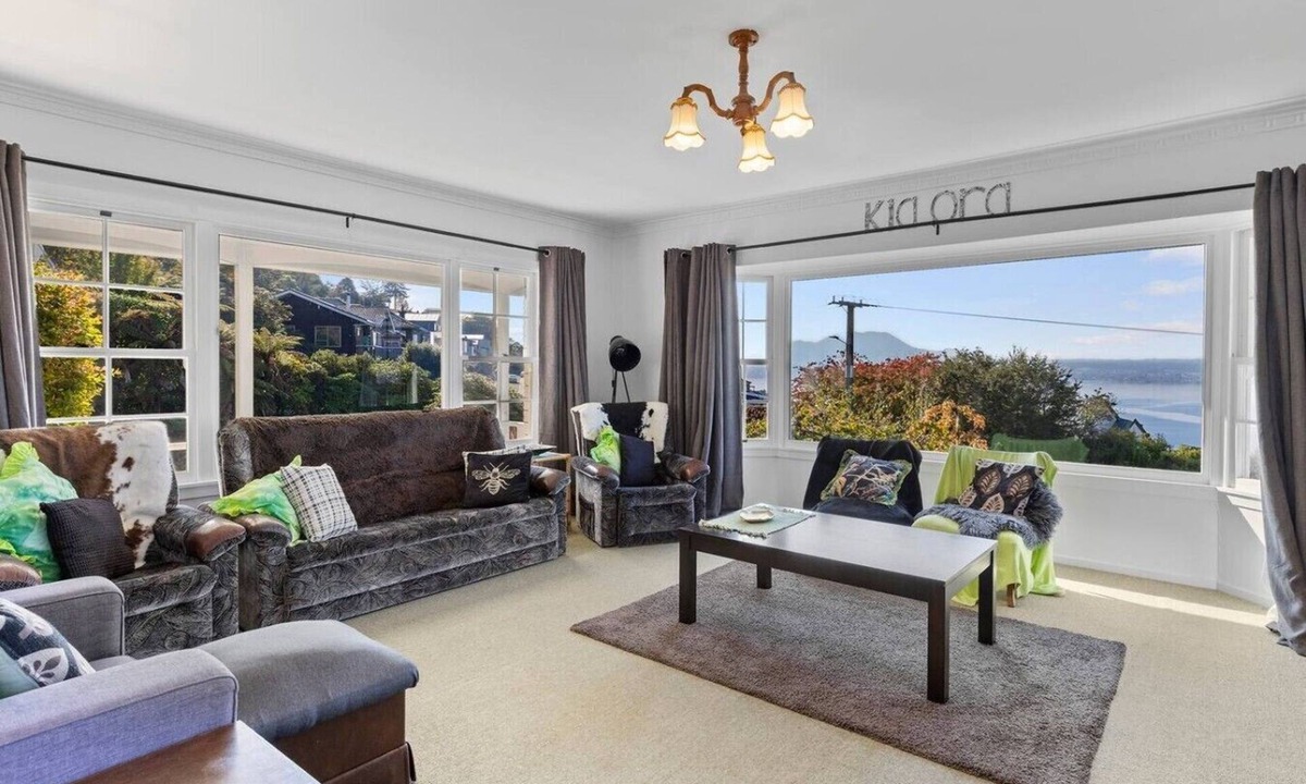 Acacia Bay House | Relax and Recharge overlooking Lake Taupo