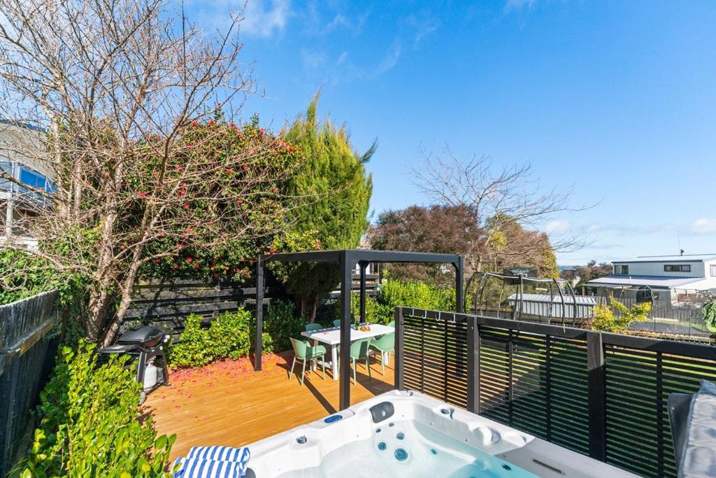 Richmond Heights House | Relax at Richmond Heights