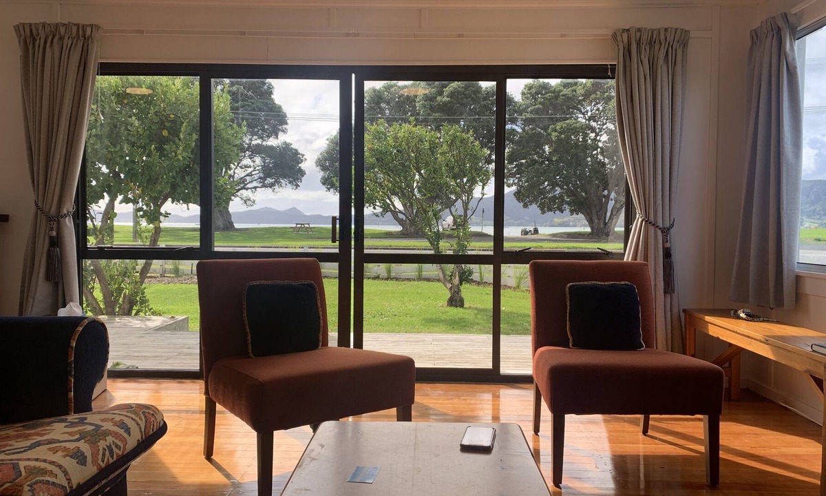 One Tree Point House | Relax Swim Boat Fish Explore at our classic family friendly kiwi beach bach