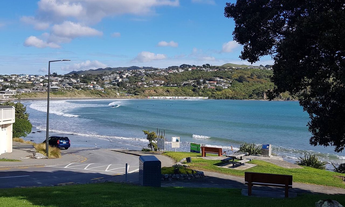 Te Wahapu House | Relaxing Beach Side House
