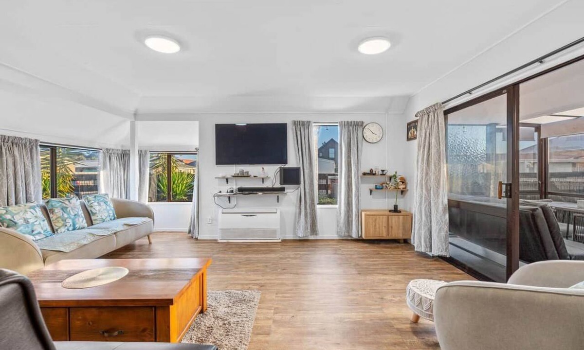 South Dunedin House | Relaxing Dunedin City Escape