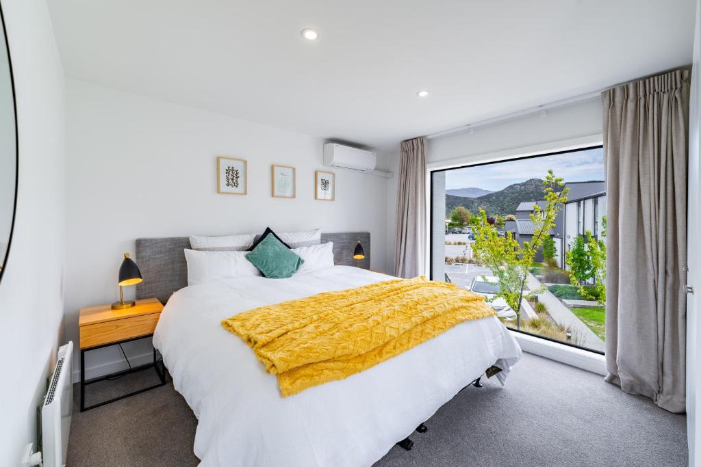 Albert Town Apartment | Relaxing retreat by the river