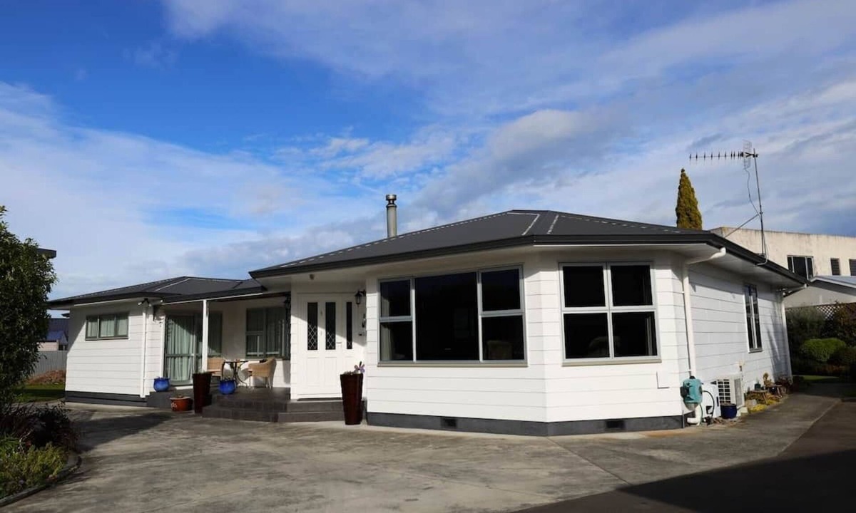 Feilding House | Rev it up Homestay