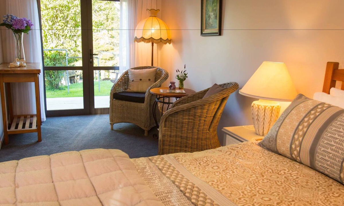Oropi Bed & Breakfast | Rolling Hills Country Stay B&B