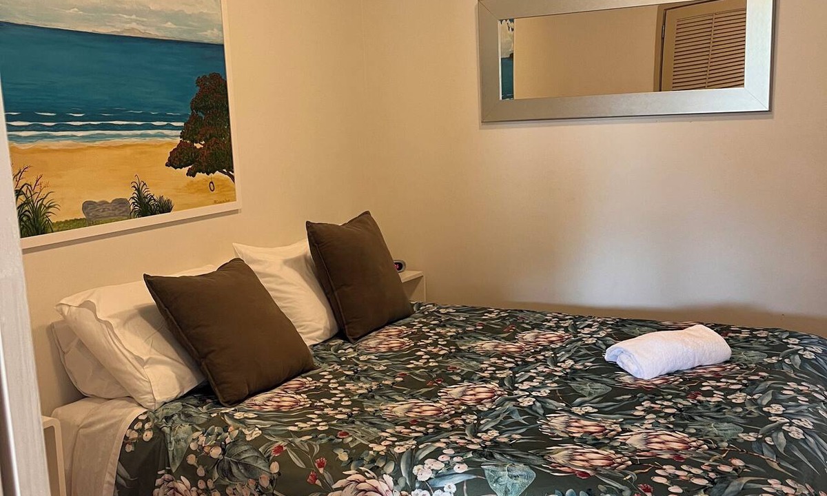 Oneroa Apartment | Romantic Beach Getaway