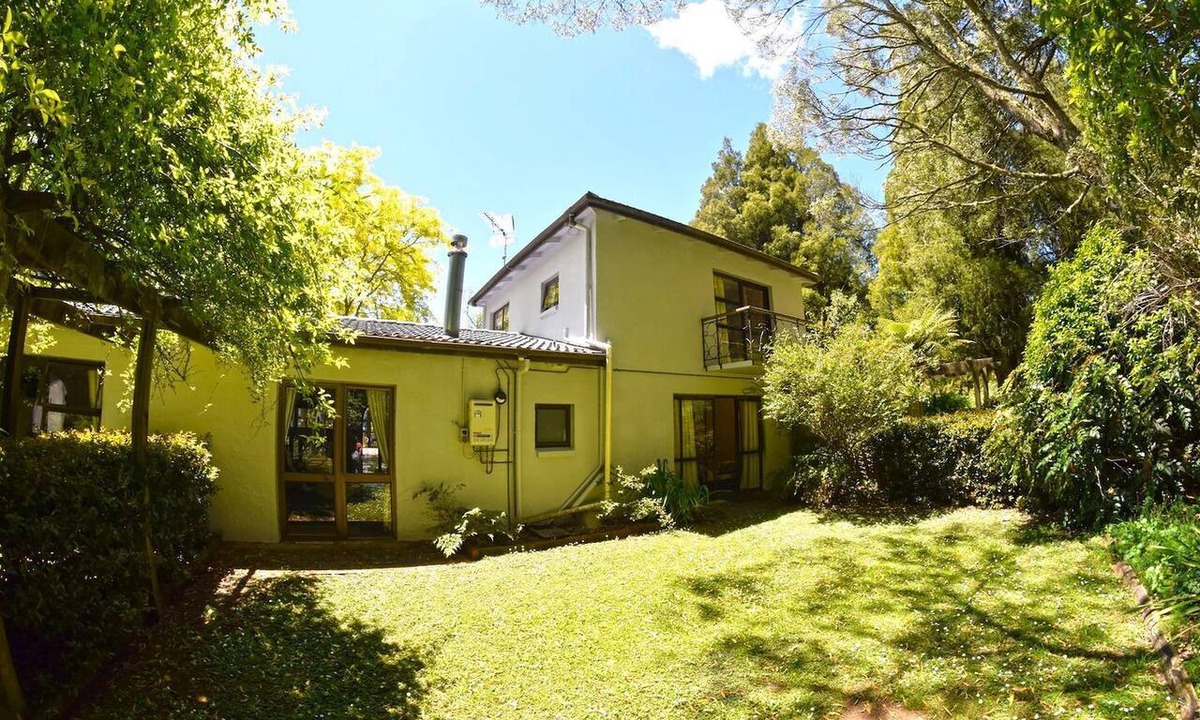 Te Popo Cabin | Romantic Getaway Nestled in Nature near New Plymouth, North Island