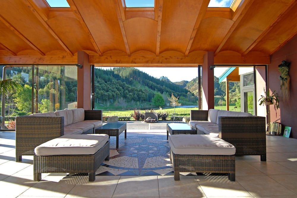 Gisborne Cabin | Romantic Suite in an Eco-Friendly Nature Lodge on New Zealand'a North Island