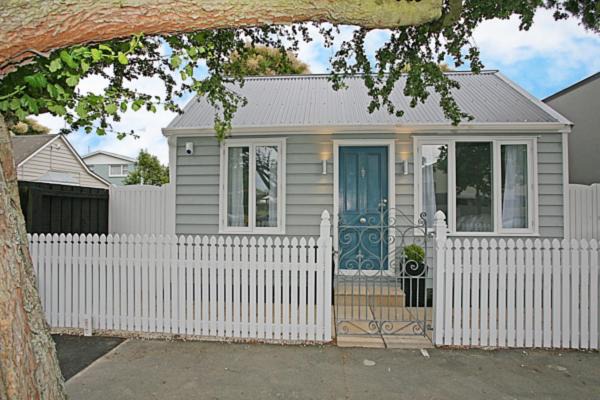 Christchurch City Centre House | Rose Cottage