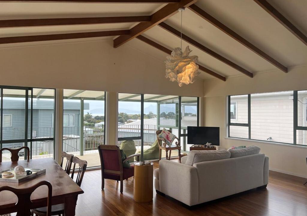 Ruakaka Apartment | Ruakaka Beachhouse with Seaview