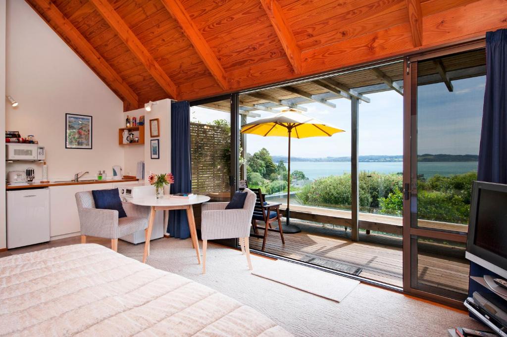 Russell Villa | Russell Accommodation - Te Manaaki Villa