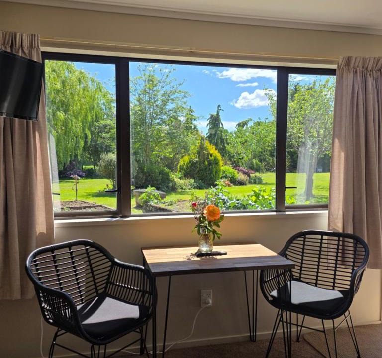 Mosgiel House | Saddleview Cottage - Horse and Pet Friendly