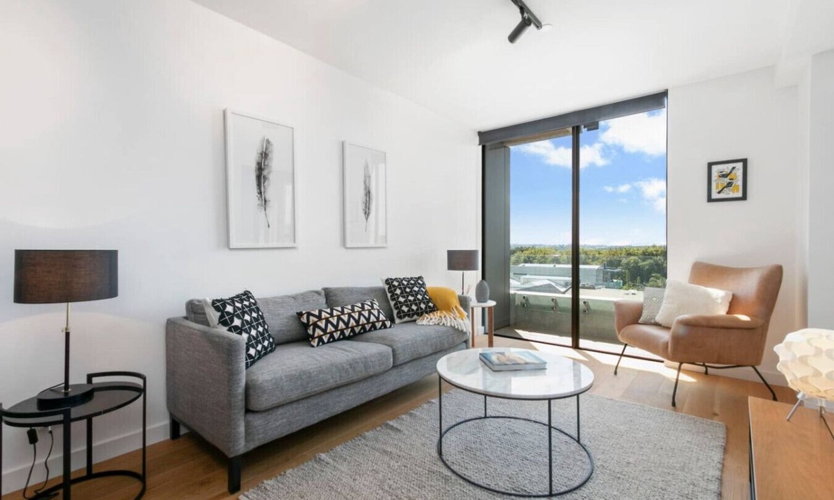 Auckland Central Business District Apartment | Sale St Apartment with Harbour Bridge Views