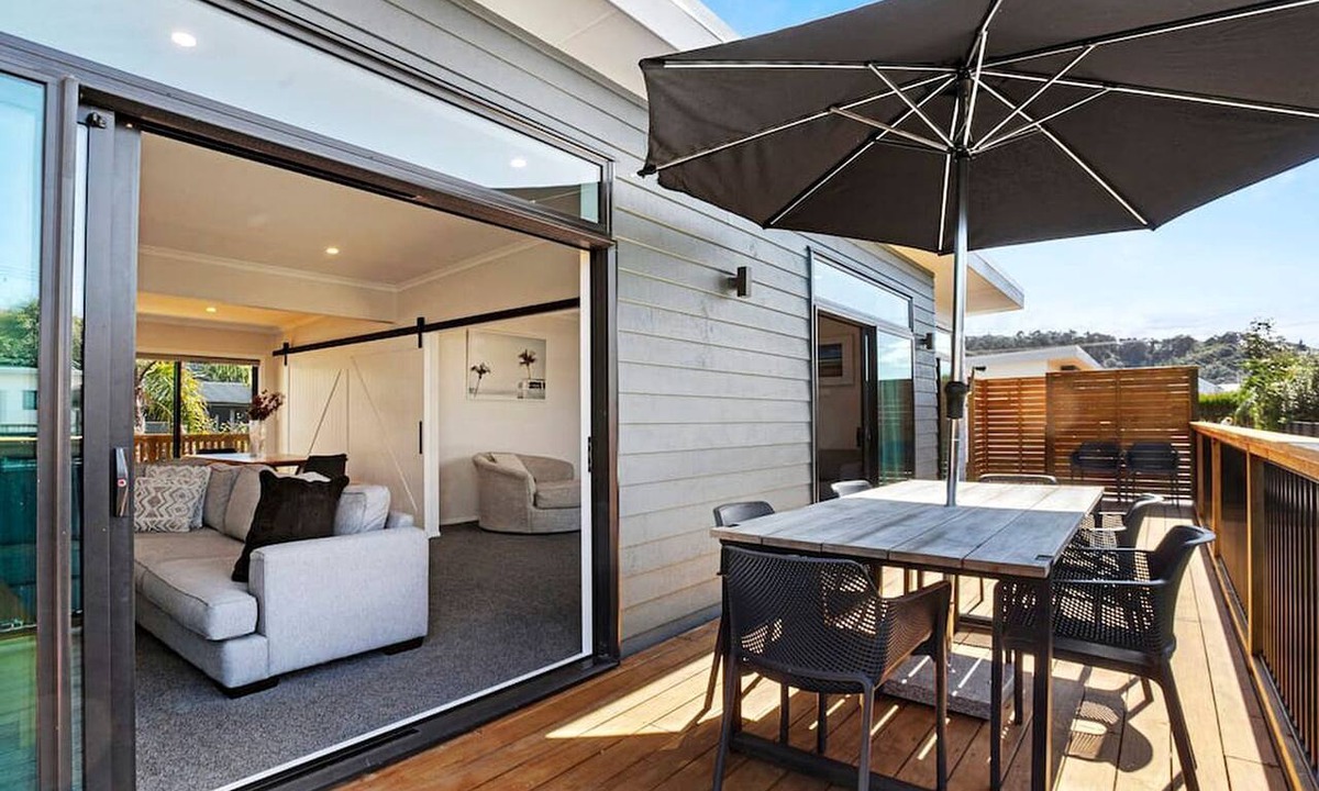Waihi Beach Cottage | Savor Nature's Luxury at the Bay of Plenty: Glamping Beyond Your Imagination in New Zealand