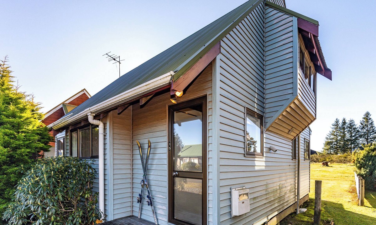 National Park Village House | Scottbase - Waimarino Holiday Home