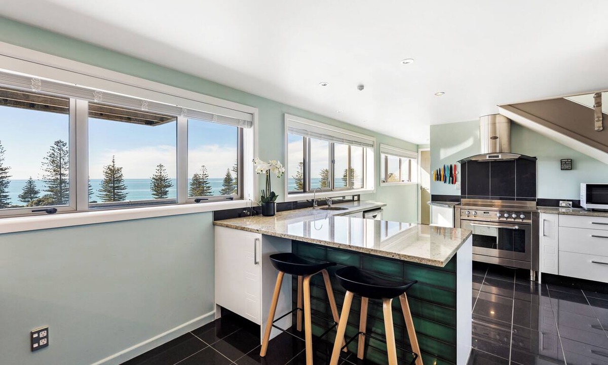 Napier Apartment | Sea and City Penthouse - Napier CBD