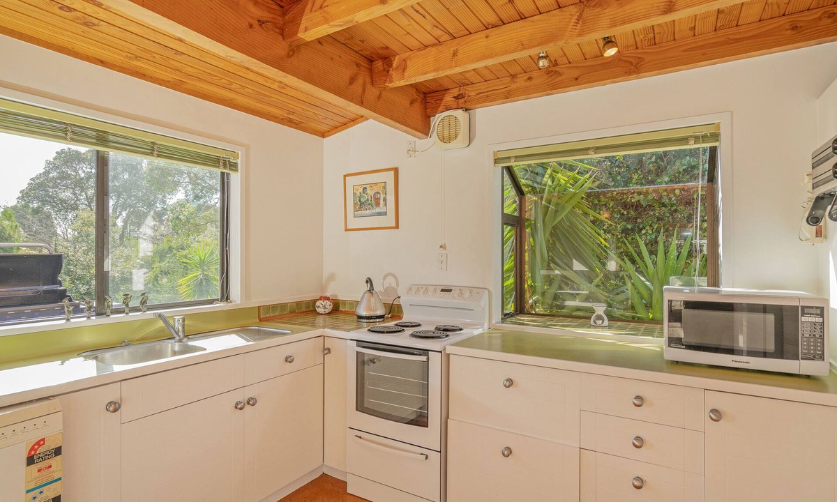 Pauanui House | Sea Breeze Sanctuary - Pauanui Holiday Home