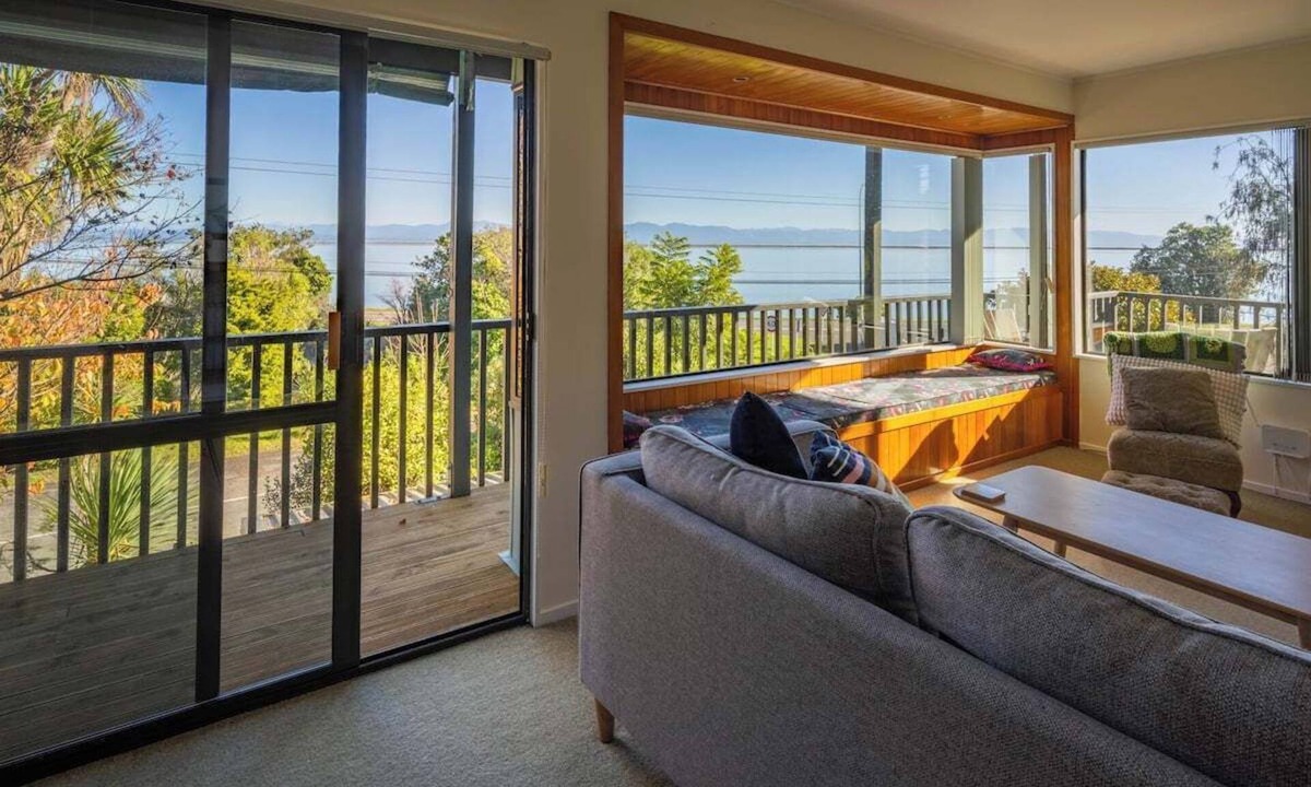 Atawhai House | Sea La Vie in sunny Nelson