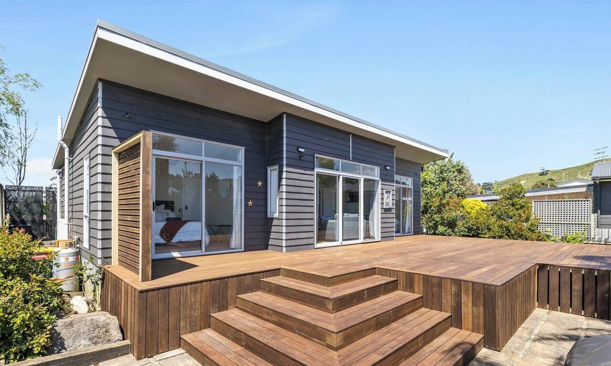 Waihi Beach House | Sea you on Leo Summar