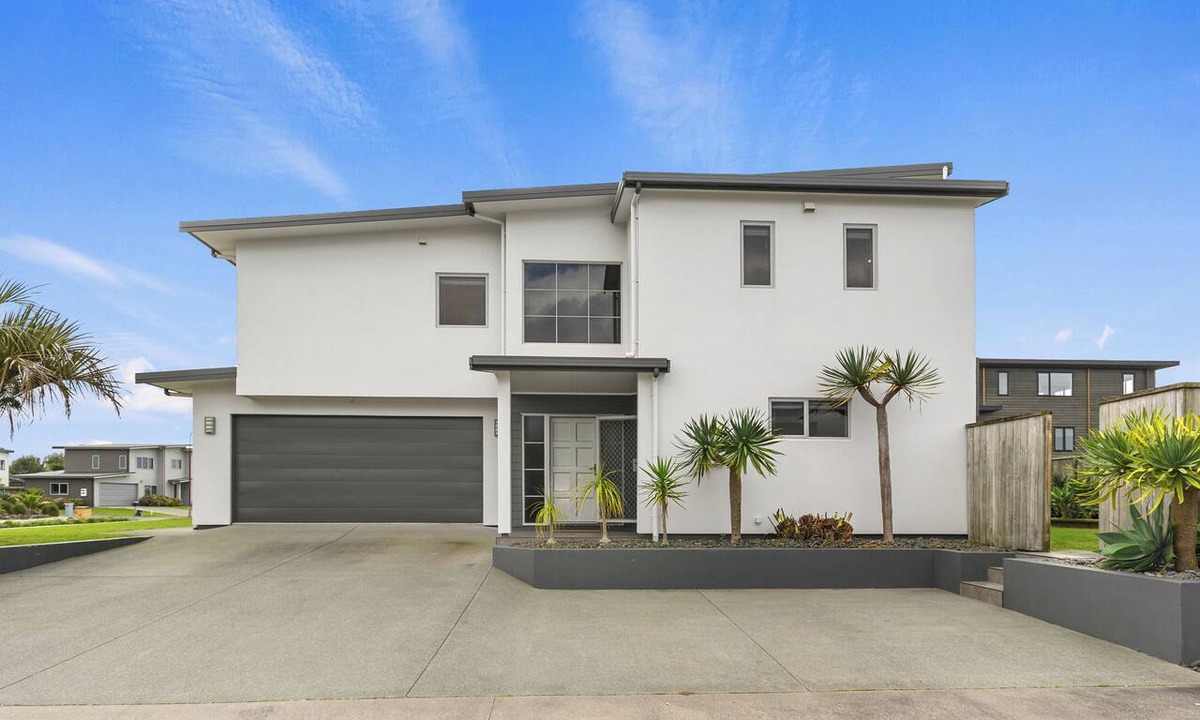 Ruakaka House | Seaside Getaway - Ruakaka Holiday Home