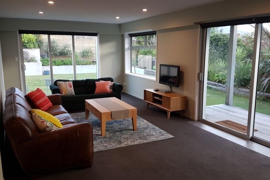 Oakura Apartment | Seaspray Apartment in Oakura Beach