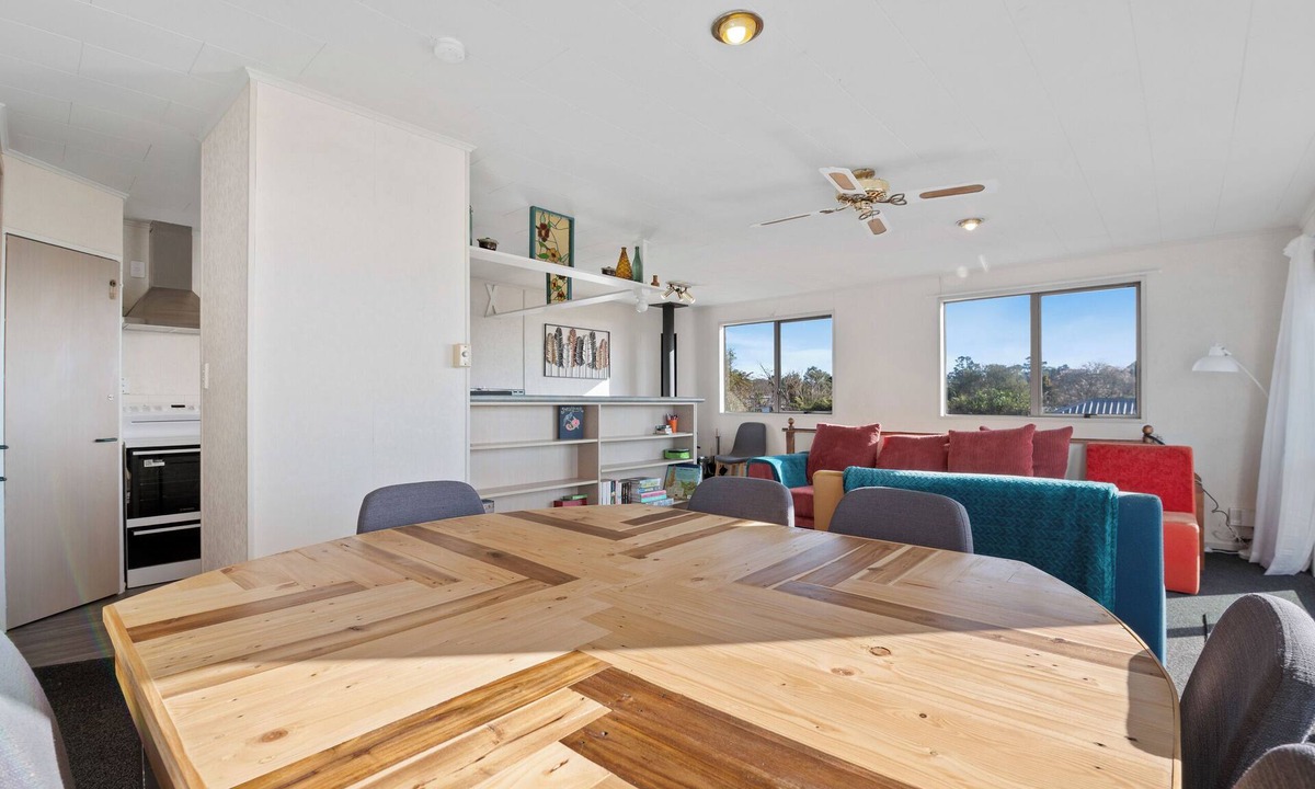Ngongotaha House | Serenity Lakehouse - Rotorua Holiday Home