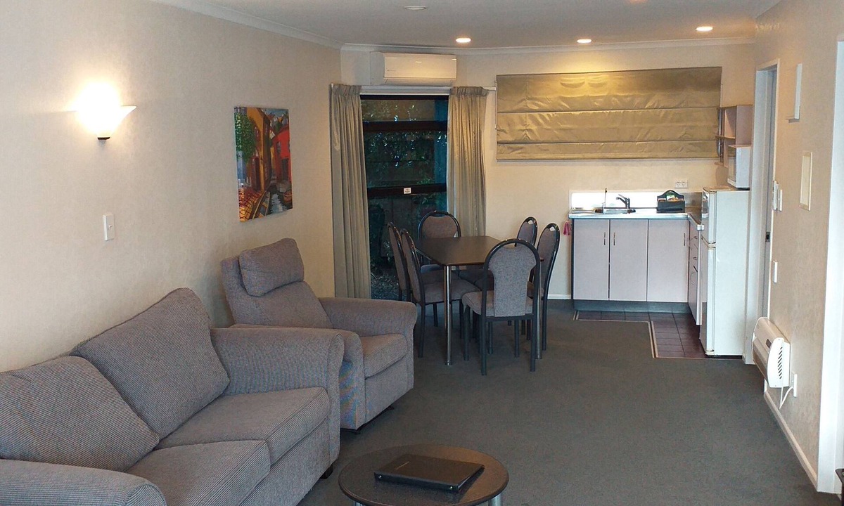 Palmerston North Hotel | Shadzz Motel & Conference Centre