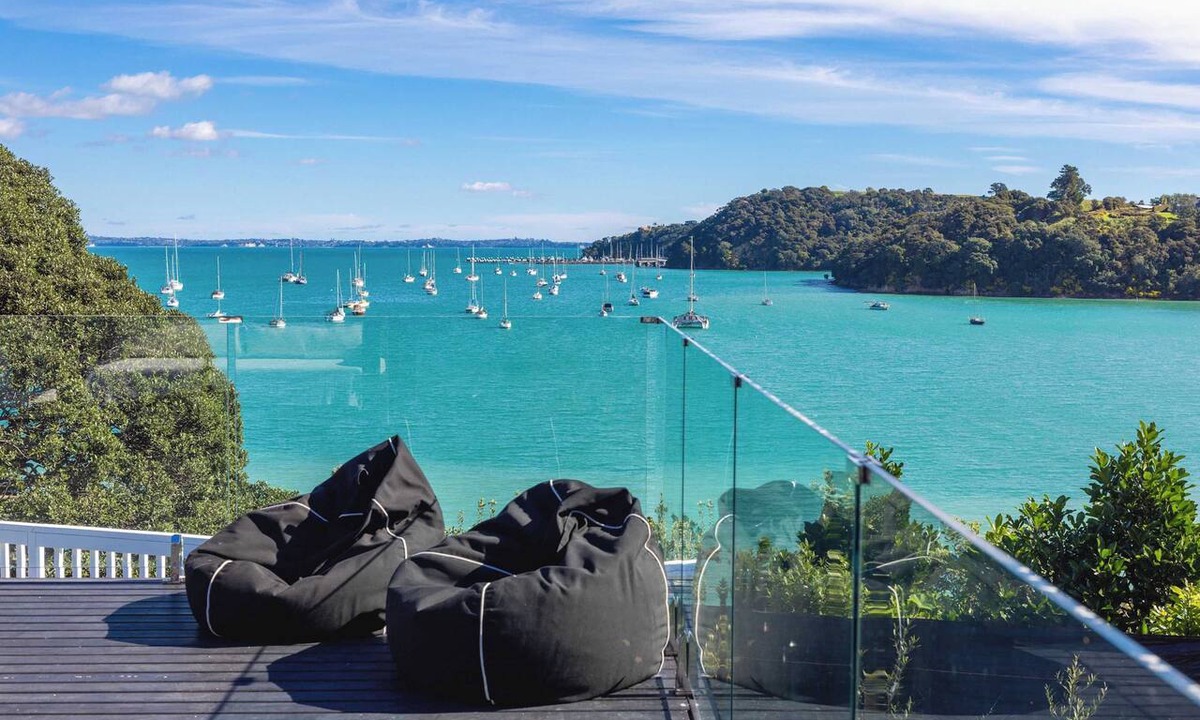 Surfdale House | Shelly Beach Escape Sea Views & Sauna