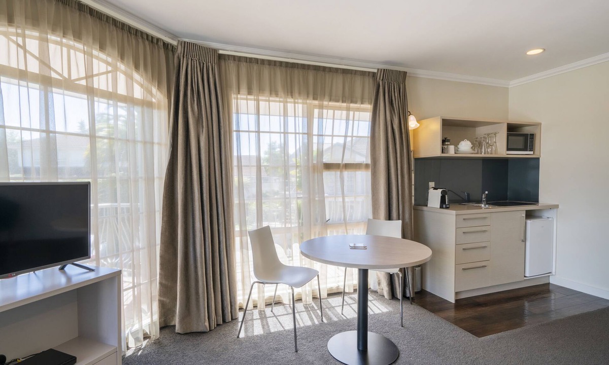 Fenton Street Hotel | Silver Fern Rotorua Suites & Spa
