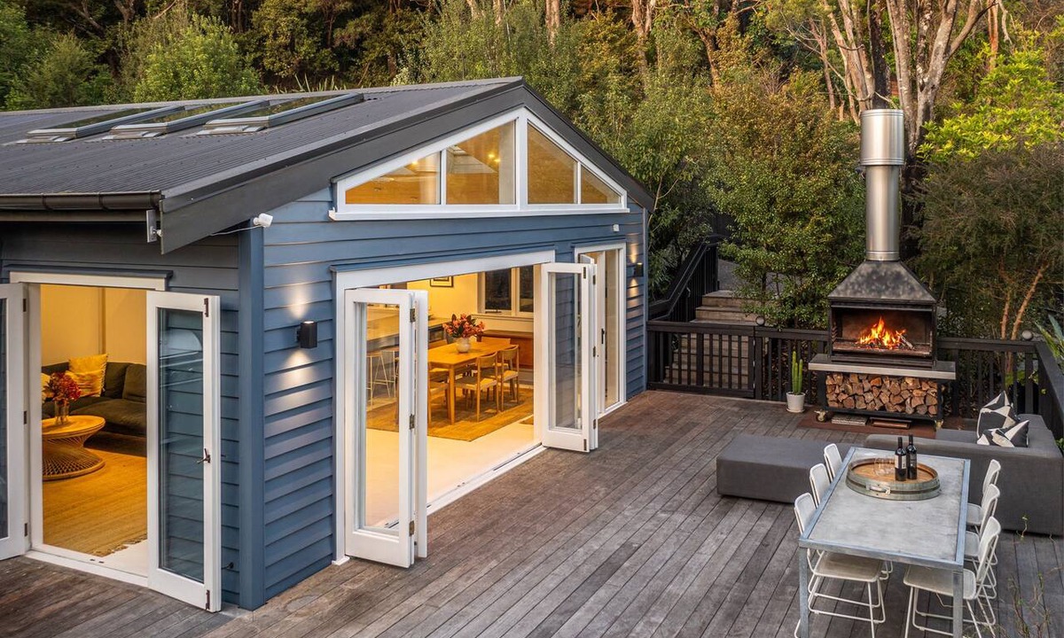 Waiheke Island House | Skyview Onetangi Above the Treetops