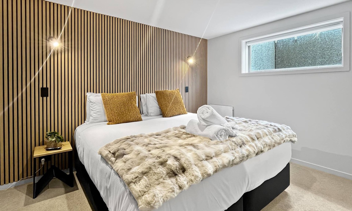 Queenstown Apartment | Smart Studio Stay | Great Value Location