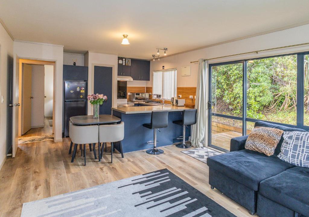 National Park Village House | Snow Retreat - Waimarino Holiday Home