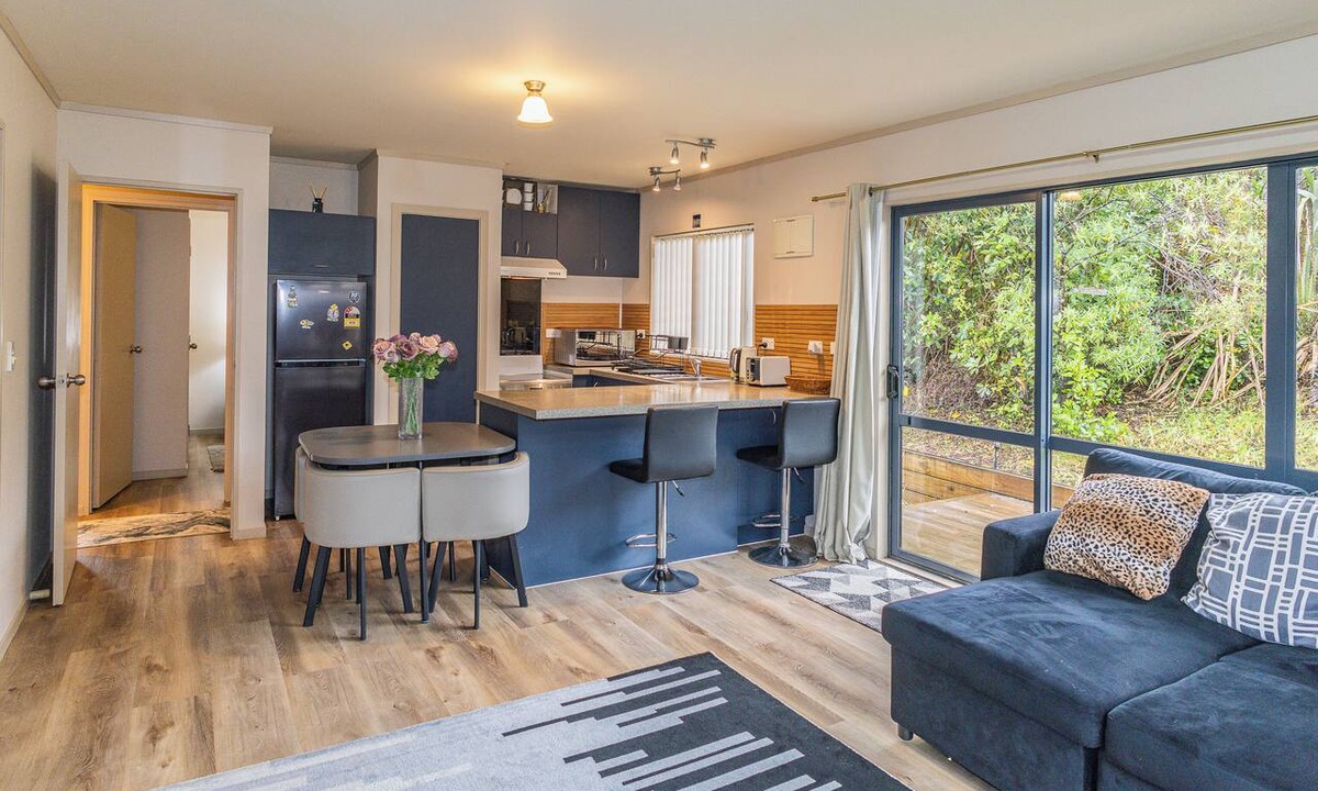 National Park Village House | Snow Retreat - Waimarino Holiday Home