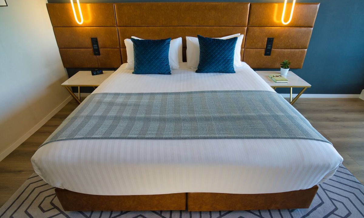 Mount Roskill Hotel | Soho Hotel Auckland