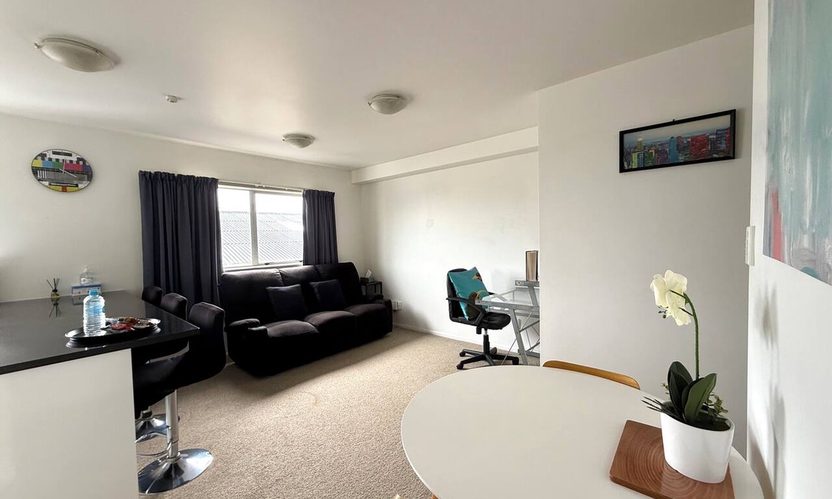 Saint Johns Apartment | Solo/Couples/Groups 1-10 persons, 4 bedrooms, 1.5bath, 2 parks - full apartment