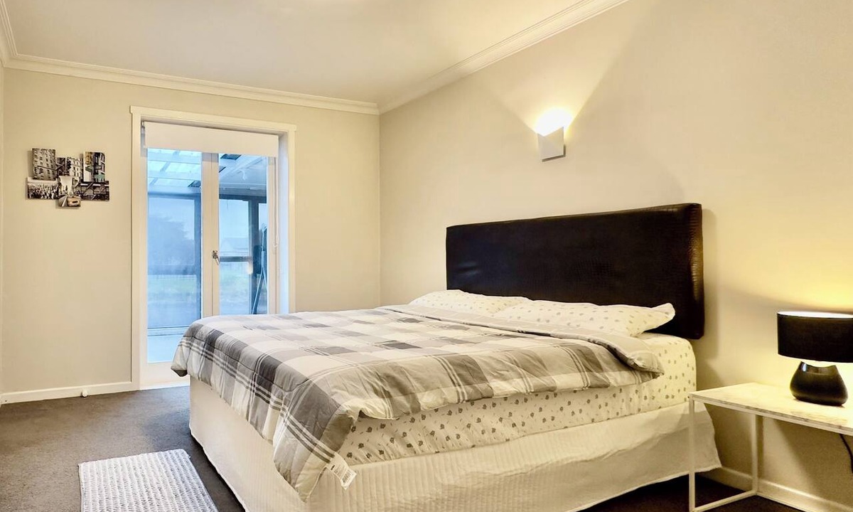 Tauranga House | Spacious 2BR Retreat for Family & Friends