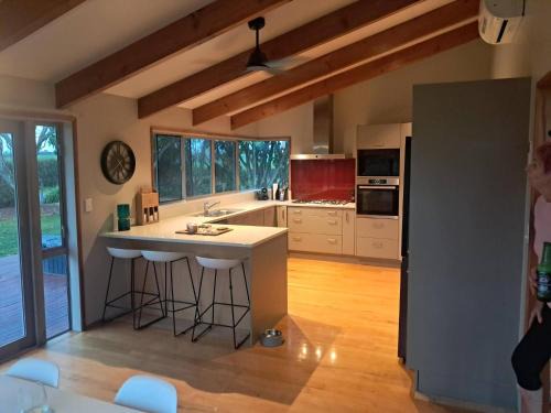 Ngahinapouri House | Spacious 5 Bedroom House in Nghinapuri Family Retreat