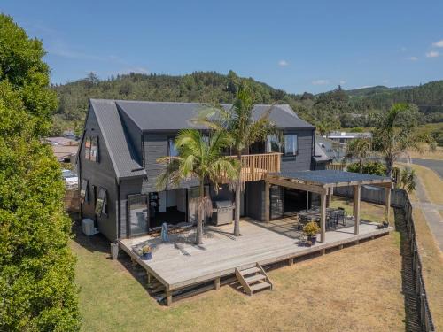 Whangamata House | Spacious Family Getaway - Whangamata Holiday Home