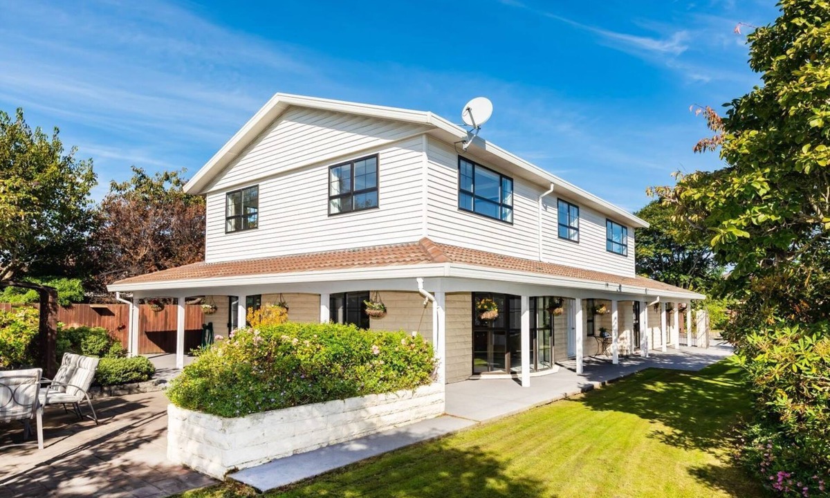 Halswell House | Spacious Retreat