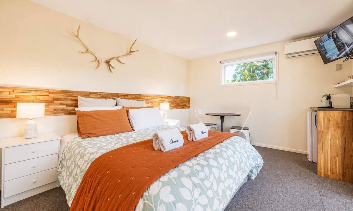 Tekapo House | Stargazing Suite | Walk to Church + Lake | Sauna