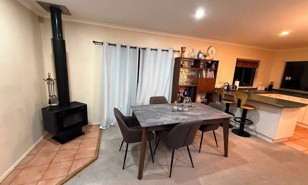 Auckland House | Stay Local, Live Like a Kiwi: Bright & Spacious 3BR Green Home